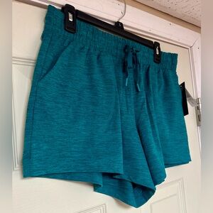 Torrid active shorts NWT 00